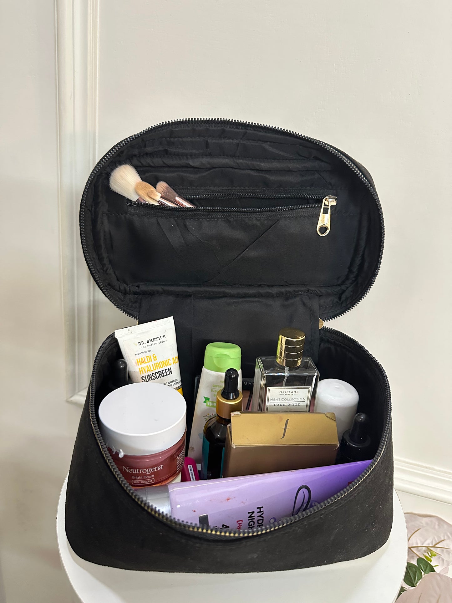 Nude Personalized Makeup Vanity